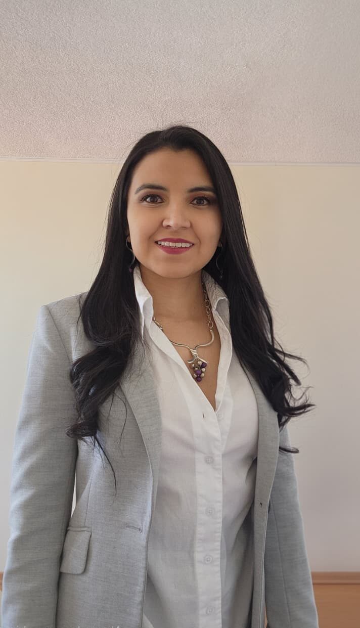 Carolina León Hurtado, abogada de familia en Quito